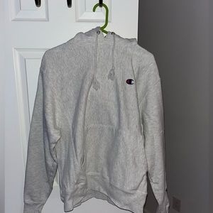 LIGHT GRAY CHAMPION HOODIE SIZE MEDIUM